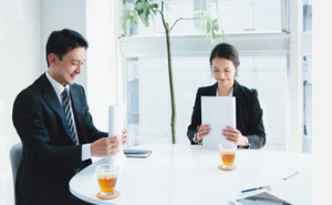 「デスクが綺麗な人＝仕事できる」は当たり前！　デスク周りを整理整頓するコツまとめ！