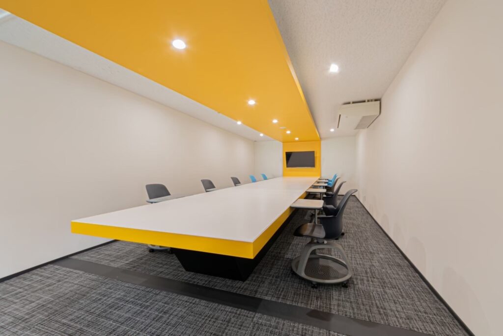 ロイヤルイエロー事務所